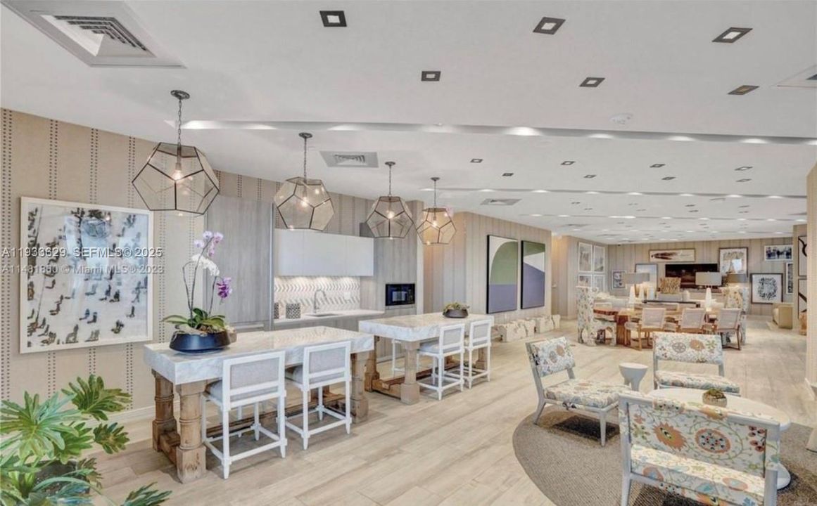 For Sale: $670,000 (1 beds, 2 baths, 790 Square Feet)