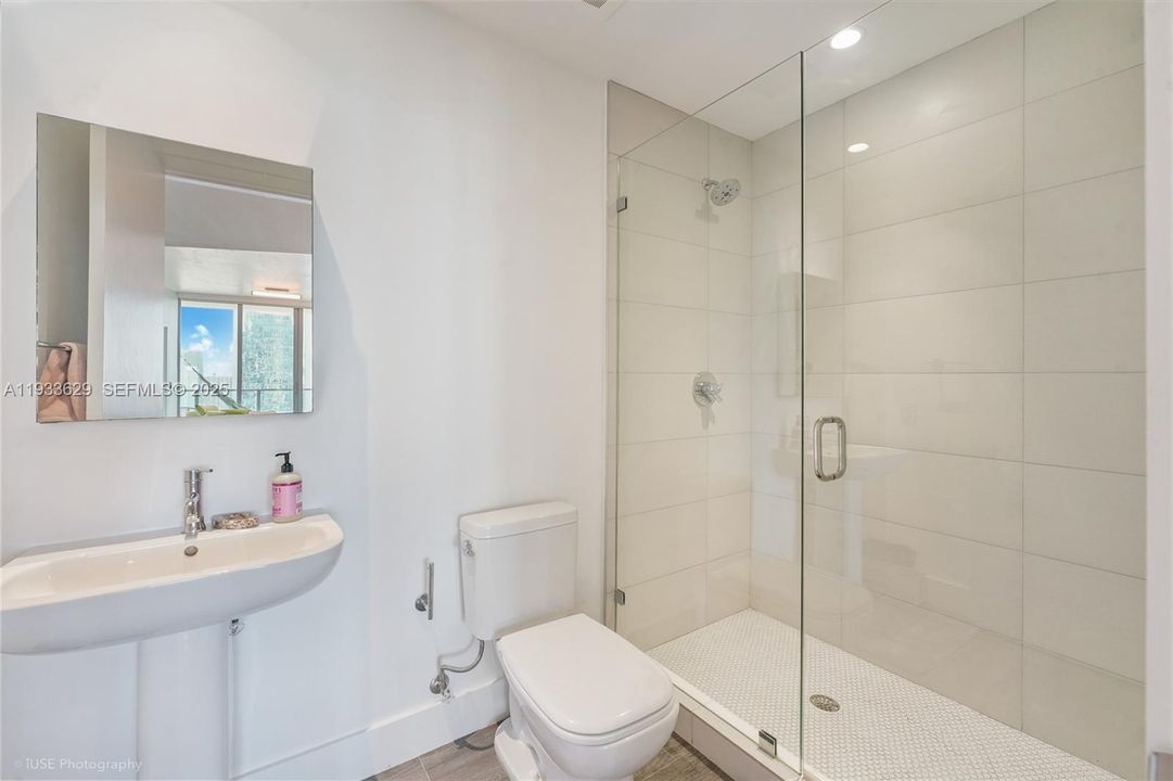 For Sale: $670,000 (1 beds, 2 baths, 790 Square Feet)