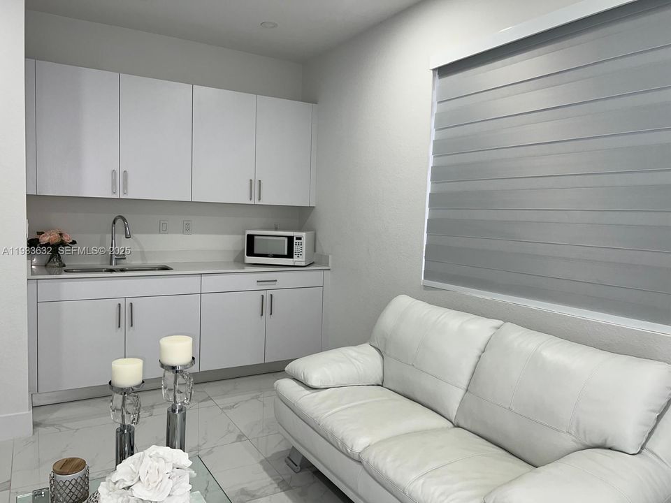 待售: $1,099,900 (5 贝兹, 4 浴室, 2070 平方英尺)