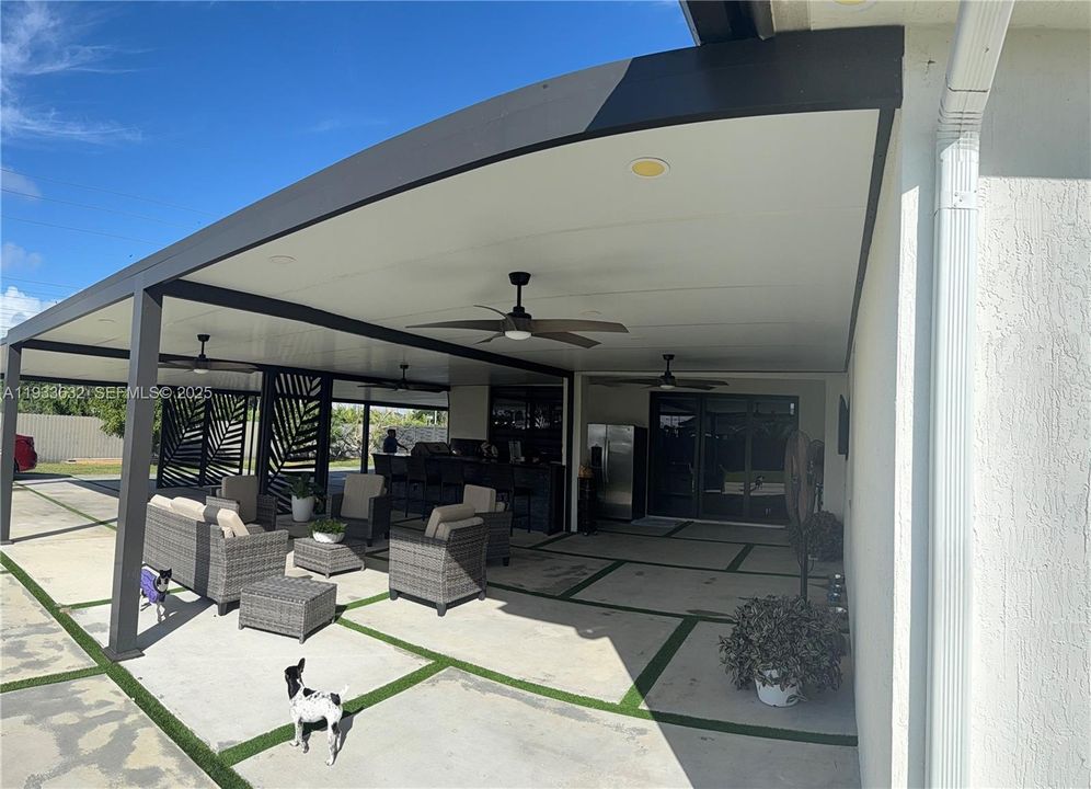 待售: $1,099,900 (5 贝兹, 4 浴室, 2070 平方英尺)