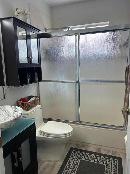 For Rent: $2,900 (3 beds, 2 baths, 1269 Square Feet)