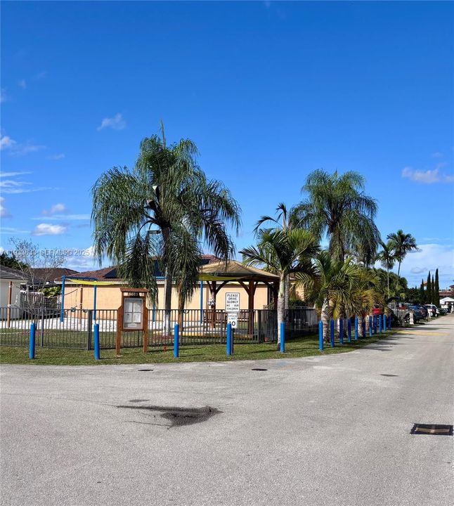 For Rent: $2,900 (3 beds, 2 baths, 1269 Square Feet)