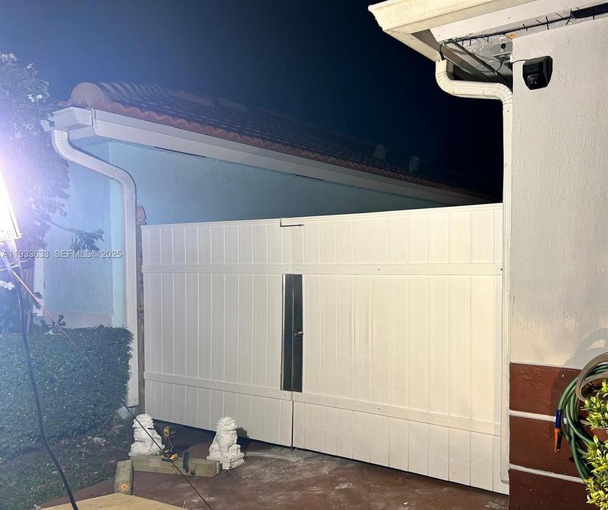 For Rent: $2,900 (3 beds, 2 baths, 1269 Square Feet)