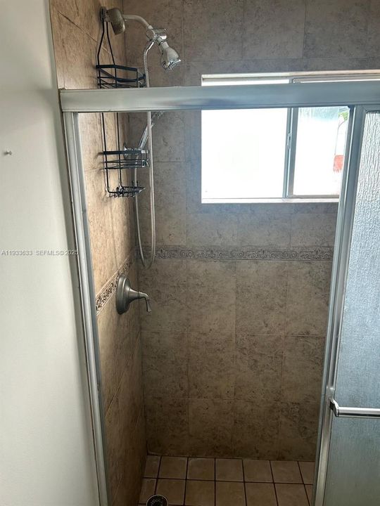 For Rent: $2,900 (3 beds, 2 baths, 1269 Square Feet)