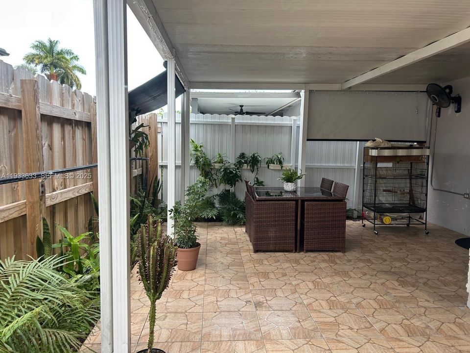 For Rent: $2,900 (3 beds, 2 baths, 1269 Square Feet)