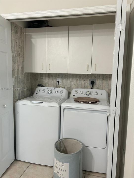 For Rent: $2,900 (3 beds, 2 baths, 1269 Square Feet)