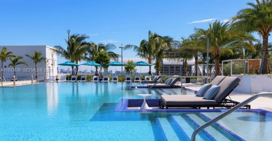 For Rent: $2,290 (1 beds, 1 baths, 672 Square Feet)