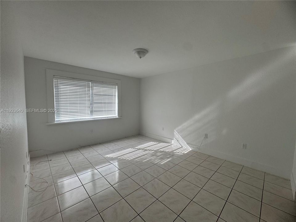 出租: $2,500 (2 贝兹, 2 浴室, 897 平方英尺)