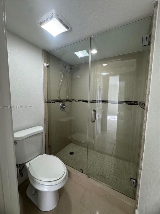 出租: $2,500 (2 贝兹, 2 浴室, 897 平方英尺)