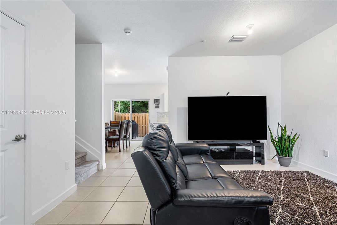 待售: $500,000 (3 贝兹, 2 浴室, 1426 平方英尺)