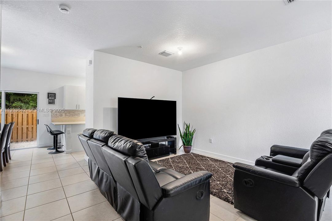 待售: $500,000 (3 贝兹, 2 浴室, 1426 平方英尺)