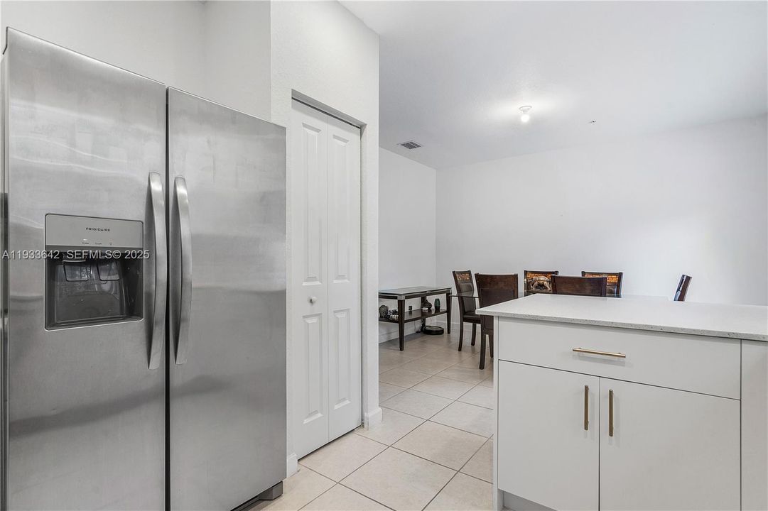 待售: $500,000 (3 贝兹, 2 浴室, 1426 平方英尺)