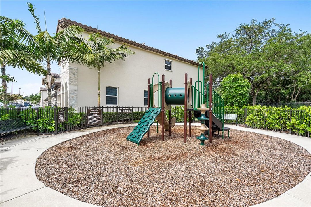 待售: $500,000 (3 贝兹, 2 浴室, 1426 平方英尺)