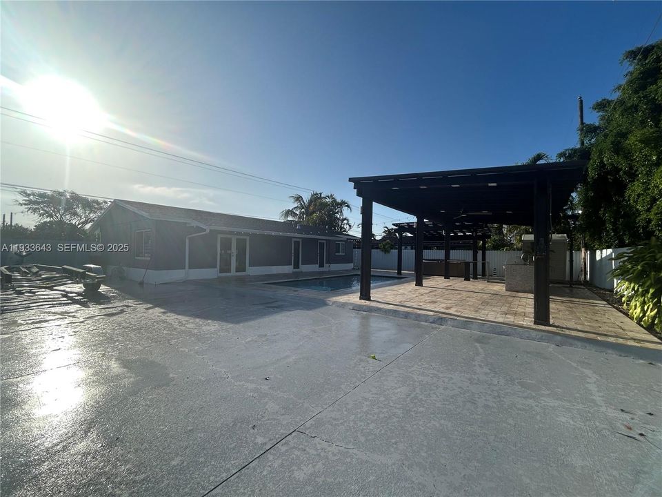 На продажу: $778,900 (3 спален, 2 ванн, 1248 Квадратных фут)