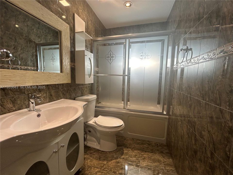 На продажу: $778,900 (3 спален, 2 ванн, 1248 Квадратных фут)