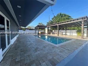 На продажу: $778,900 (3 спален, 2 ванн, 1248 Квадратных фут)