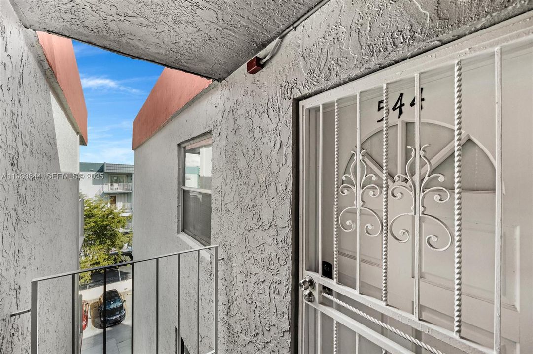 В аренду: $2,500 (3 спален, 2 ванн, 1323 Квадратных фут)