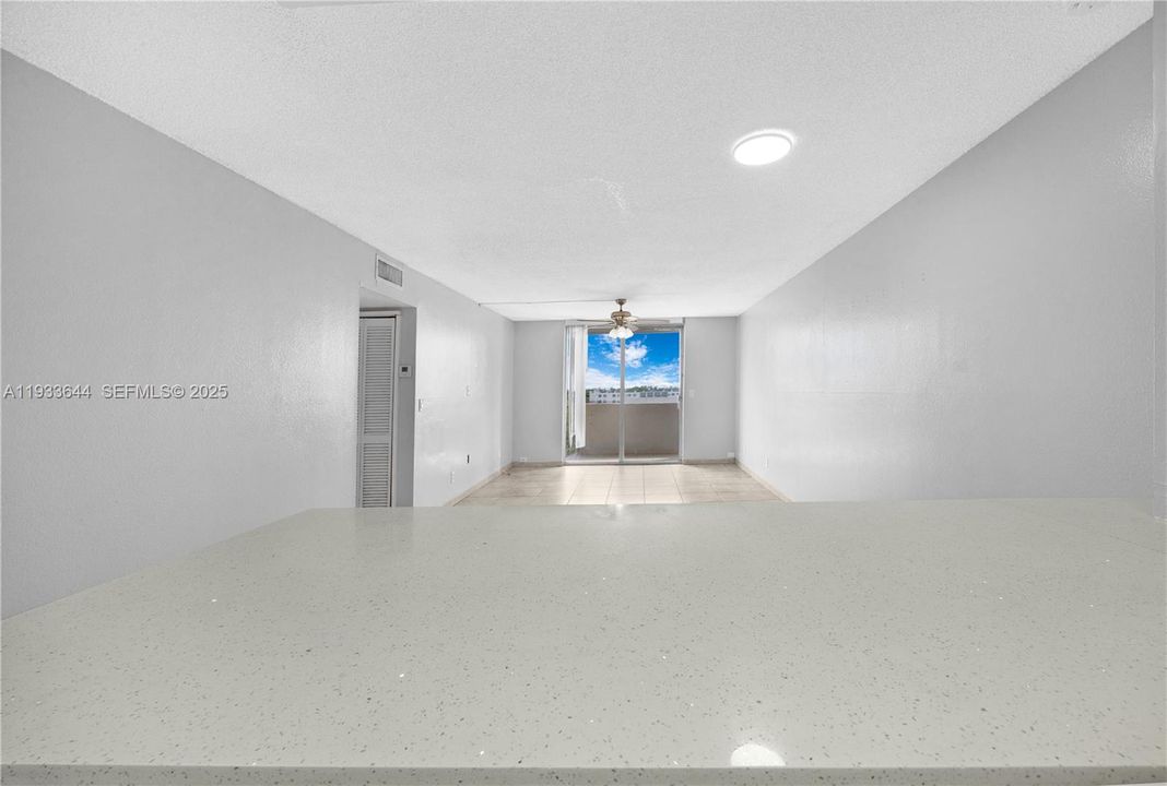 В аренду: $2,500 (3 спален, 2 ванн, 1323 Квадратных фут)