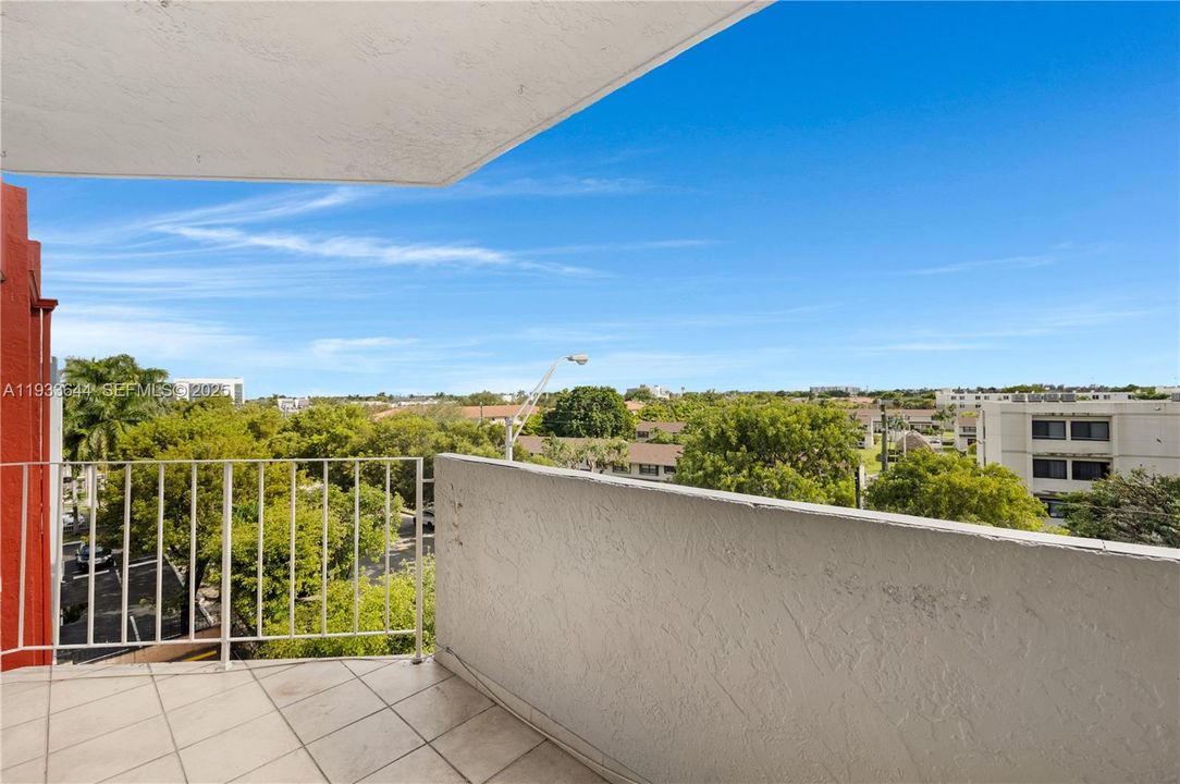 В аренду: $2,500 (3 спален, 2 ванн, 1323 Квадратных фут)