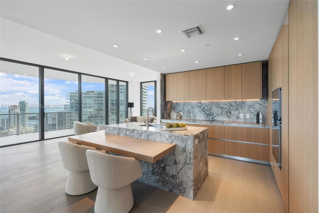 For Rent: $39,000 (4 beds, 4 baths, 2979 Square Feet)