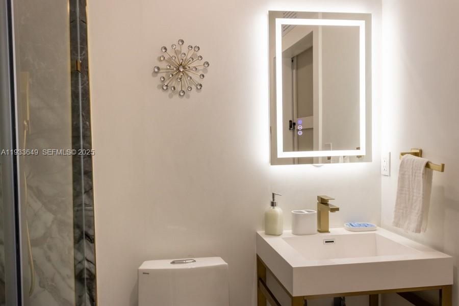 For Rent: $2,999 (3 beds, 2 baths, 1092 Square Feet)