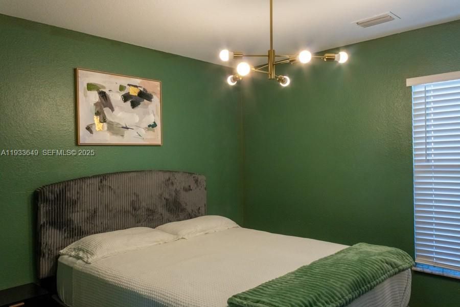 For Rent: $2,999 (3 beds, 2 baths, 1092 Square Feet)