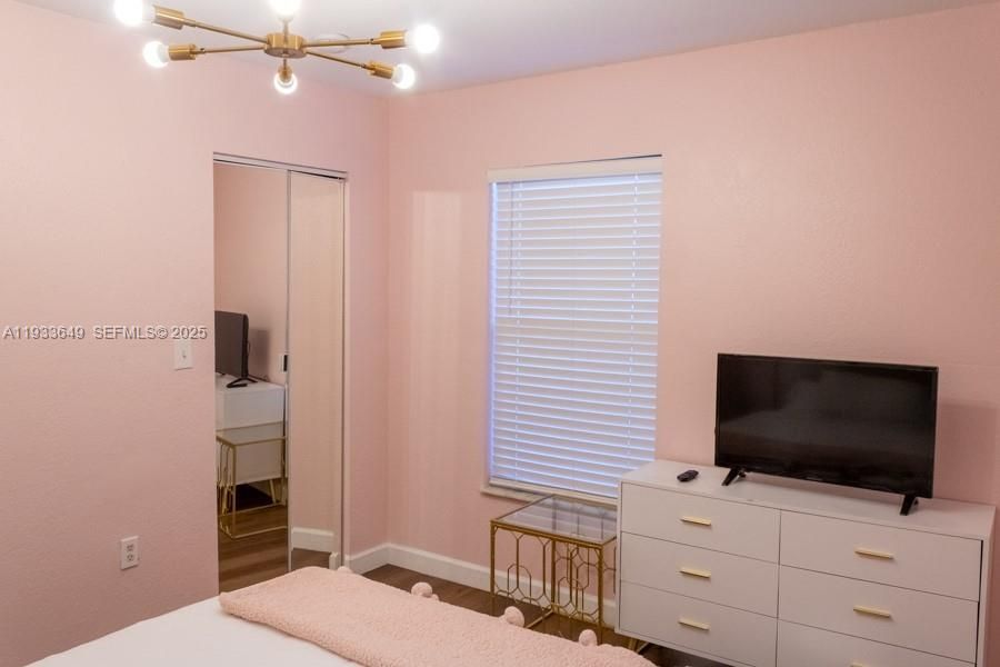 For Rent: $2,999 (3 beds, 2 baths, 1092 Square Feet)