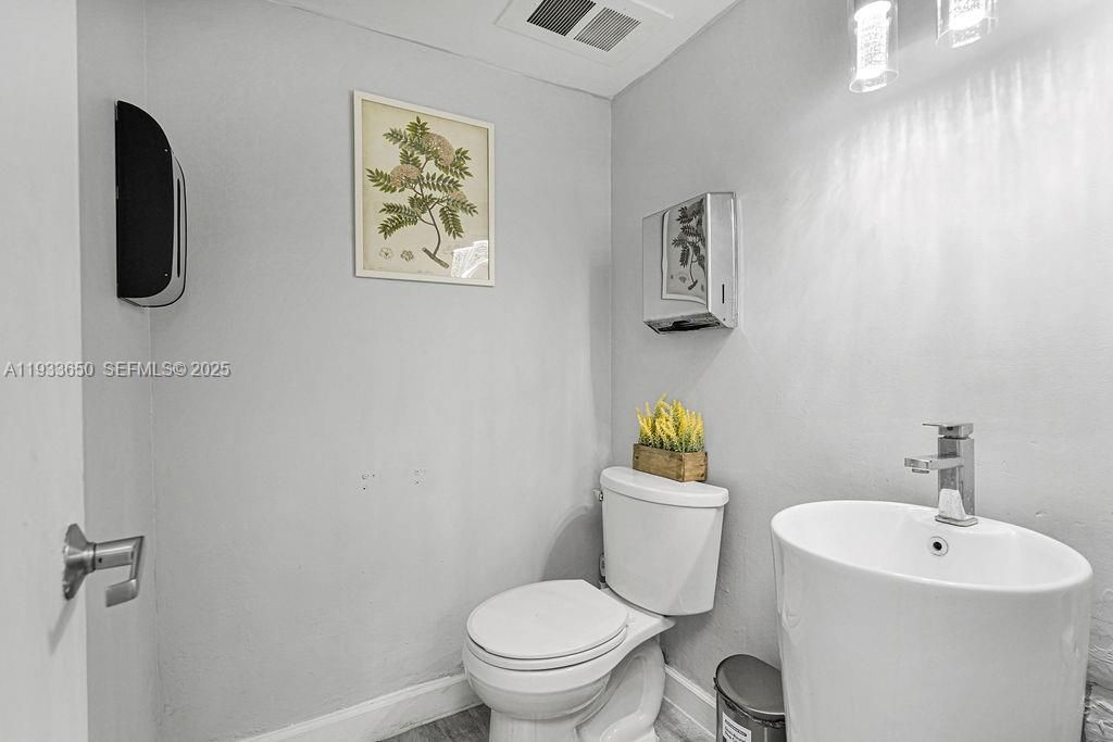 For Sale: $799,999 (0 beds, 0 baths, 0 Square Feet)