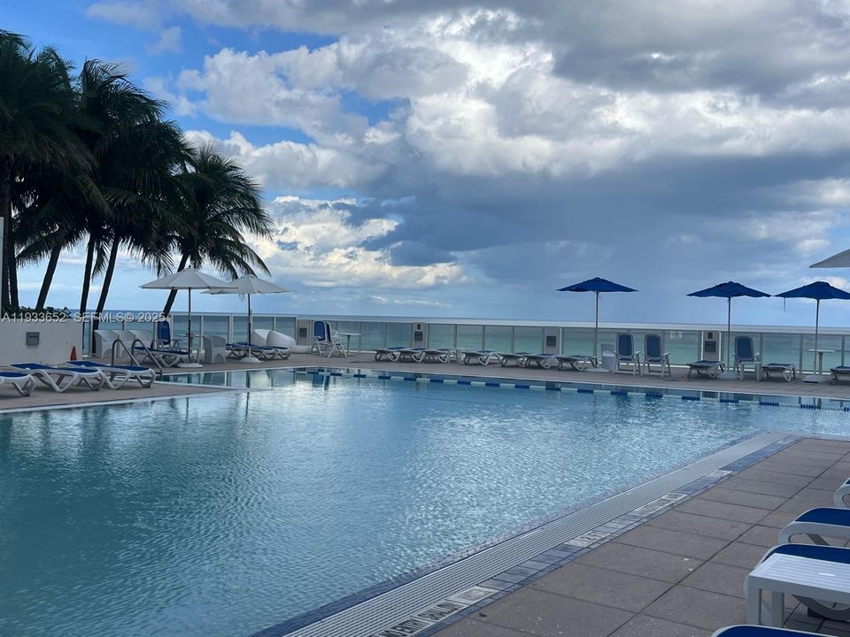 В аренду: $3,500 (2 спален, 2 ванн, 1868 Квадратных фут)