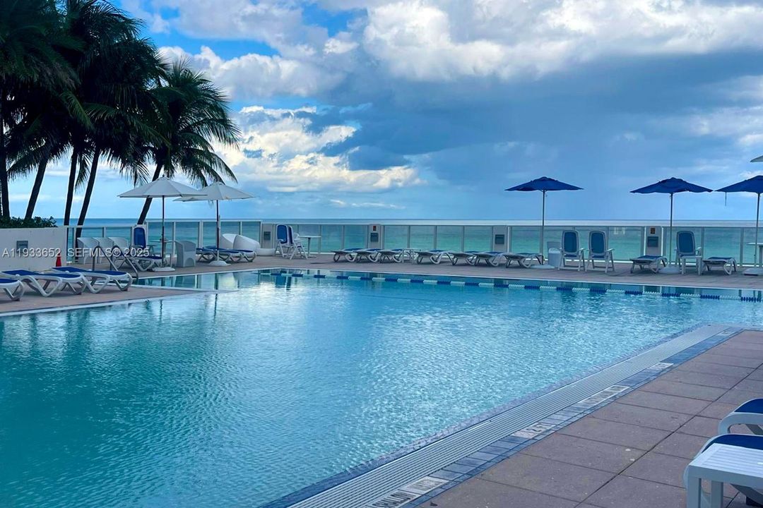 В аренду: $3,500 (2 спален, 2 ванн, 1868 Квадратных фут)