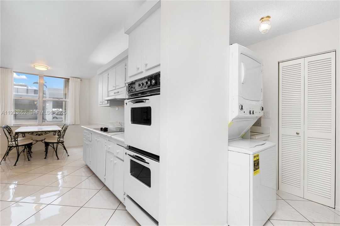 В аренду: $3,500 (2 спален, 2 ванн, 1868 Квадратных фут)