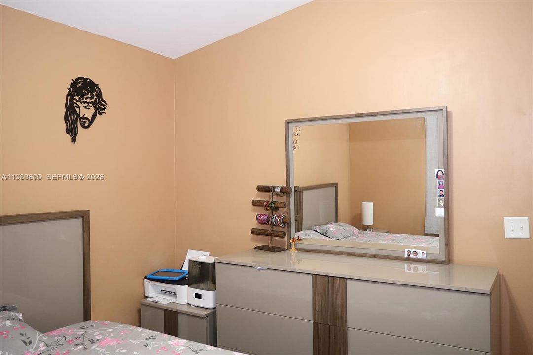 待售: $460,000 (3 贝兹, 2 浴室, 1361 平方英尺)