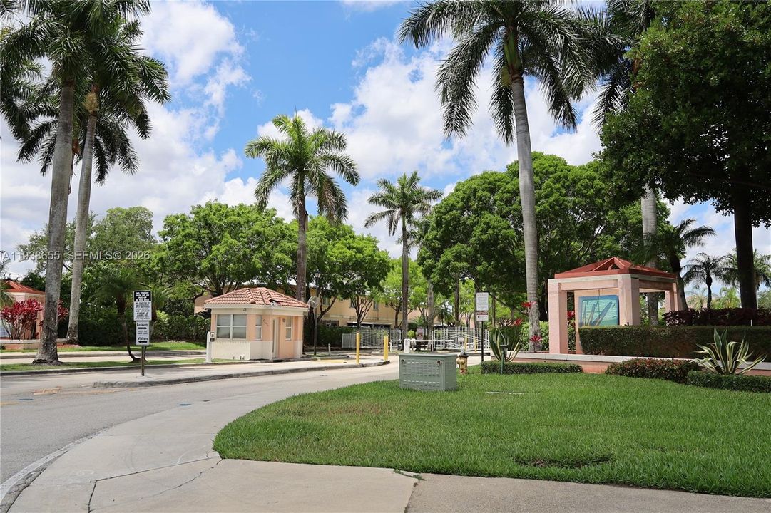 待售: $460,000 (3 贝兹, 2 浴室, 1361 平方英尺)