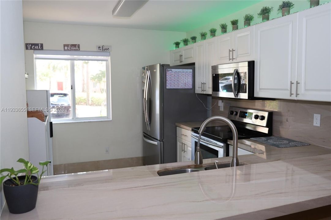 待售: $460,000 (3 贝兹, 2 浴室, 1361 平方英尺)