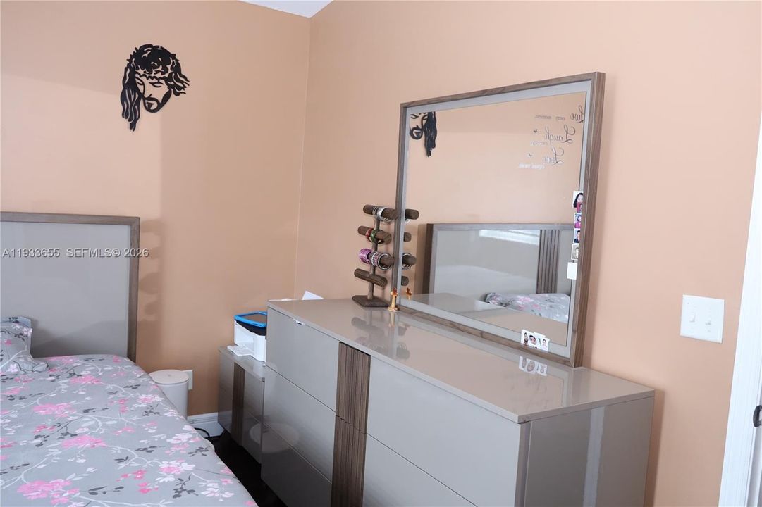 待售: $460,000 (3 贝兹, 2 浴室, 1361 平方英尺)