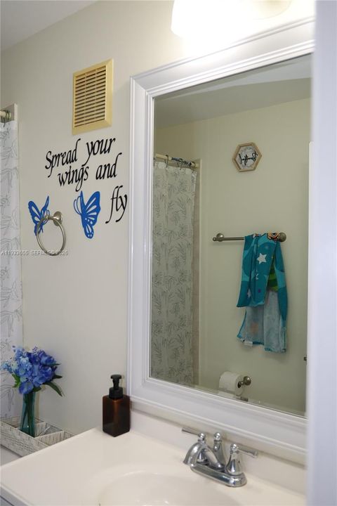 待售: $460,000 (3 贝兹, 2 浴室, 1361 平方英尺)