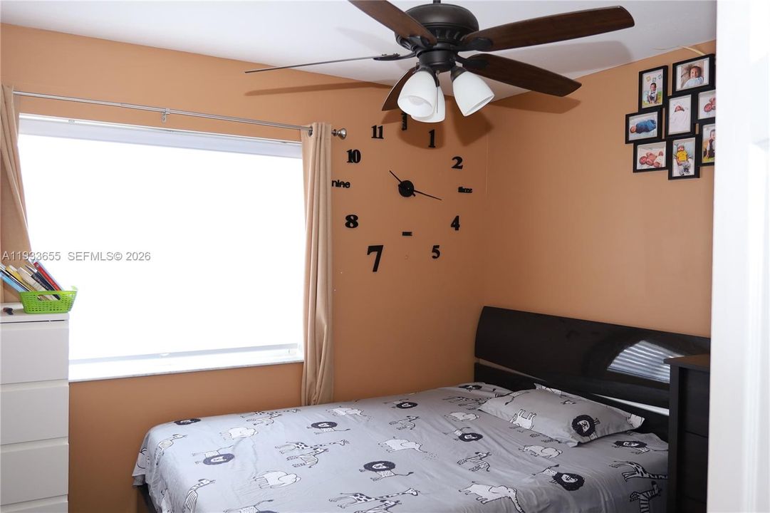 待售: $460,000 (3 贝兹, 2 浴室, 1361 平方英尺)