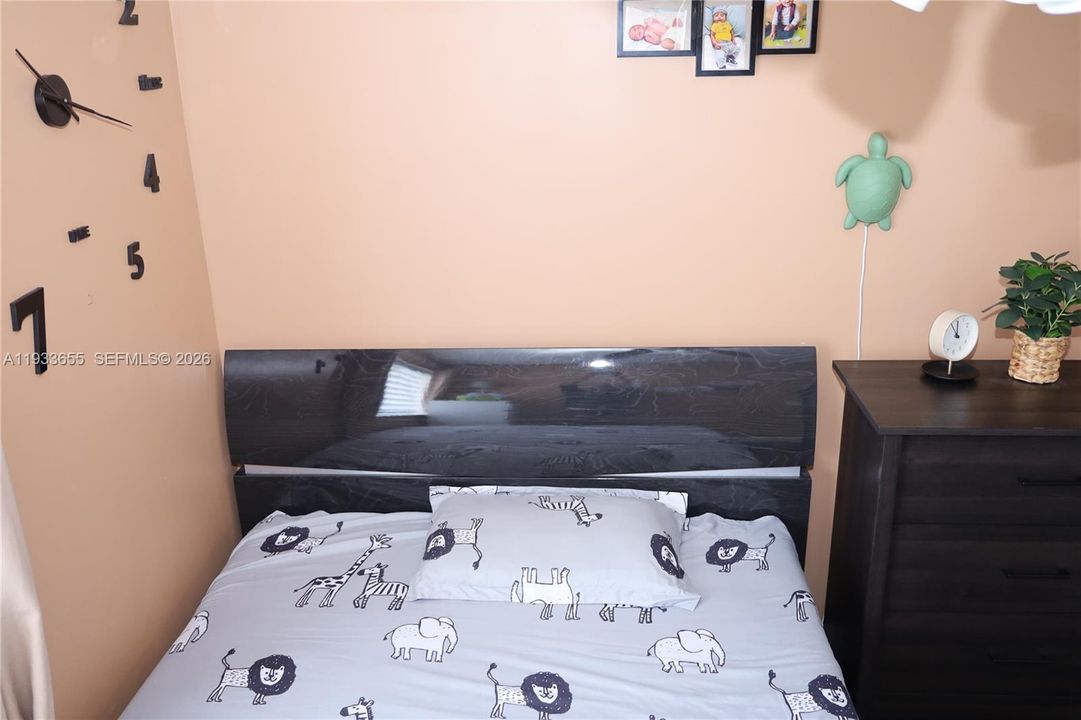 待售: $460,000 (3 贝兹, 2 浴室, 1361 平方英尺)