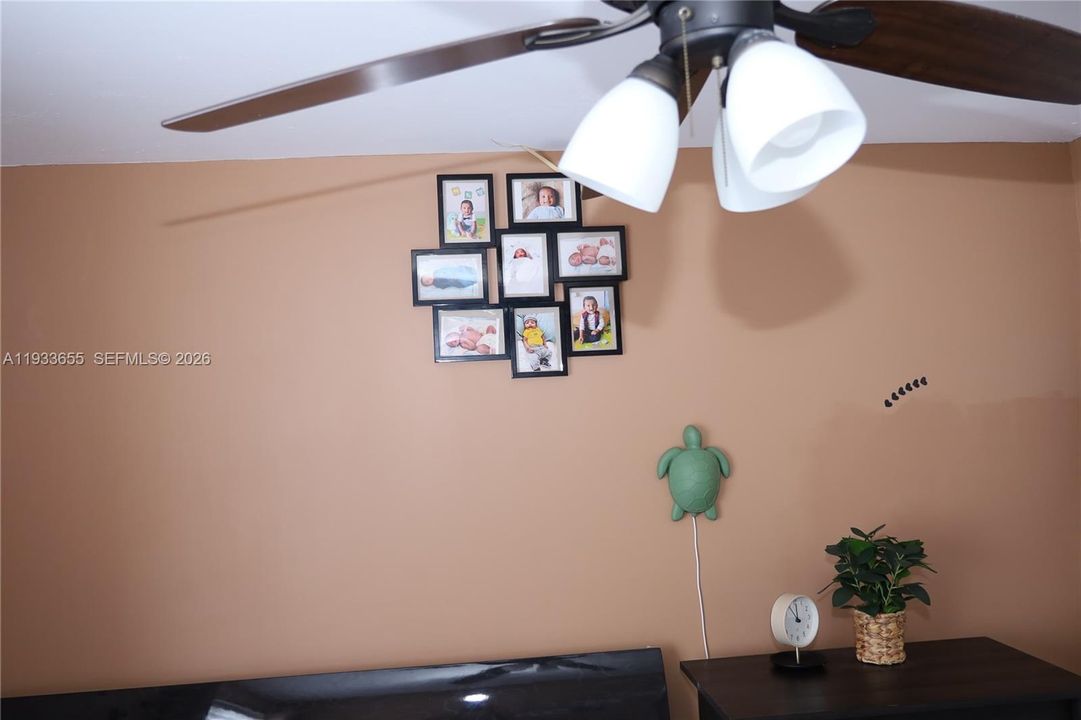 待售: $460,000 (3 贝兹, 2 浴室, 1361 平方英尺)