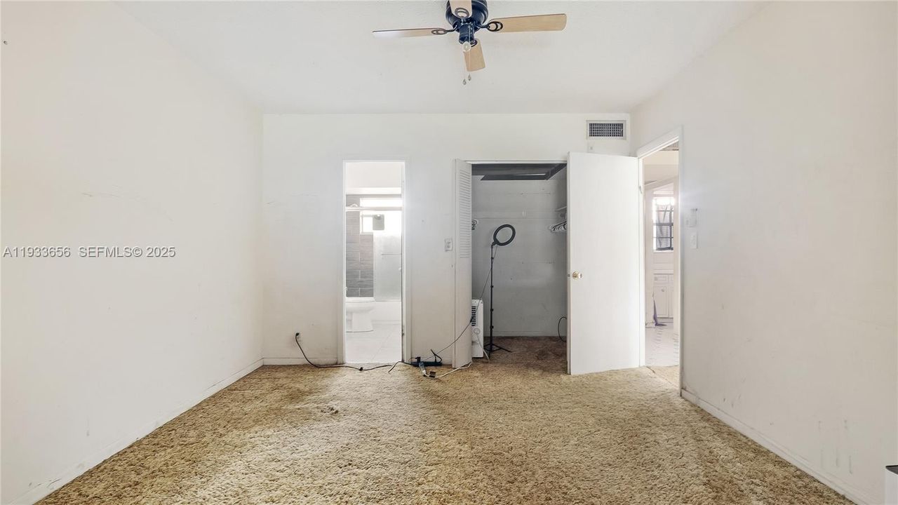 待售: $79,999 (1 贝兹, 1 浴室, 684 平方英尺)