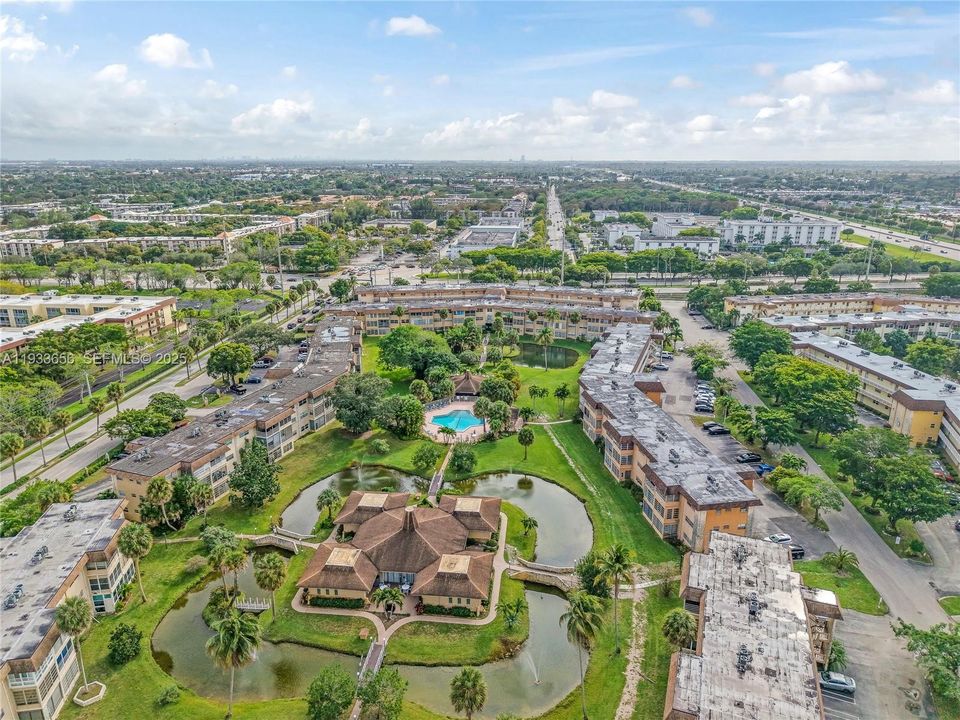 待售: $79,999 (1 贝兹, 1 浴室, 684 平方英尺)