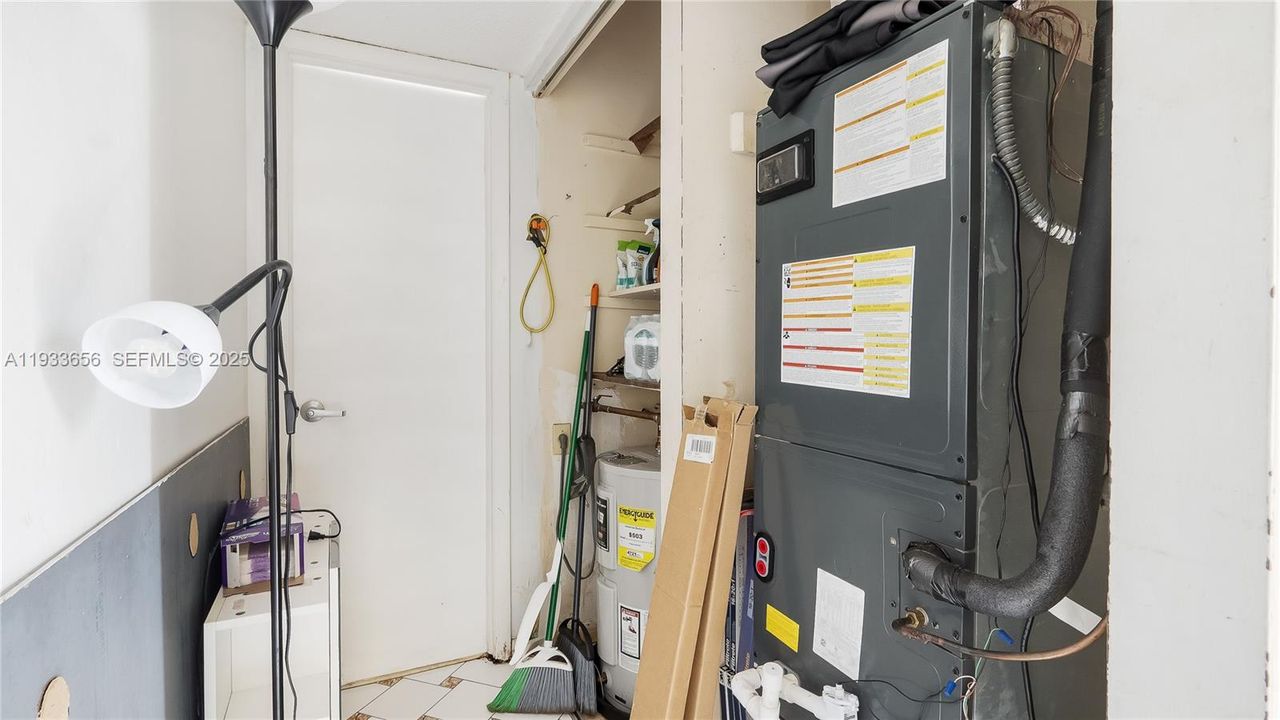 待售: $79,999 (1 贝兹, 1 浴室, 684 平方英尺)