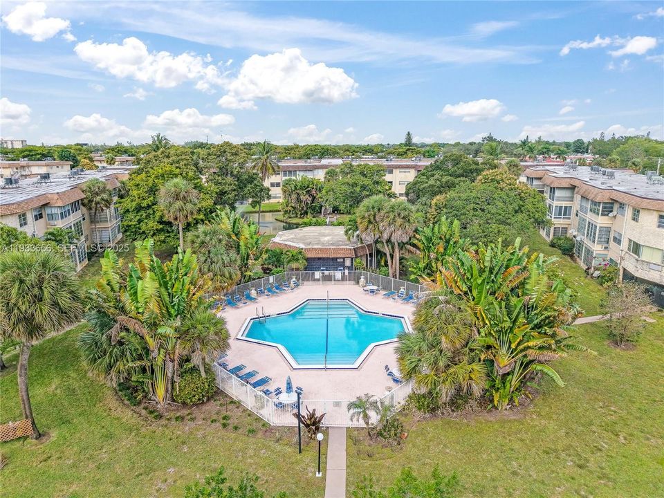 待售: $79,999 (1 贝兹, 1 浴室, 684 平方英尺)