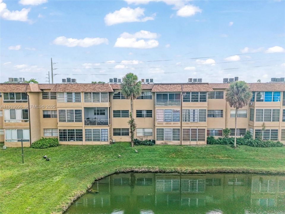 待售: $79,999 (1 贝兹, 1 浴室, 684 平方英尺)