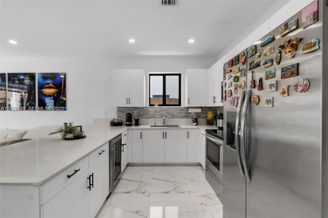 出租: $3,900 (4 贝兹, 3 浴室, 1895 平方英尺)