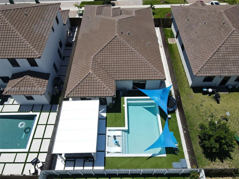 出租: $3,900 (4 贝兹, 3 浴室, 1895 平方英尺)