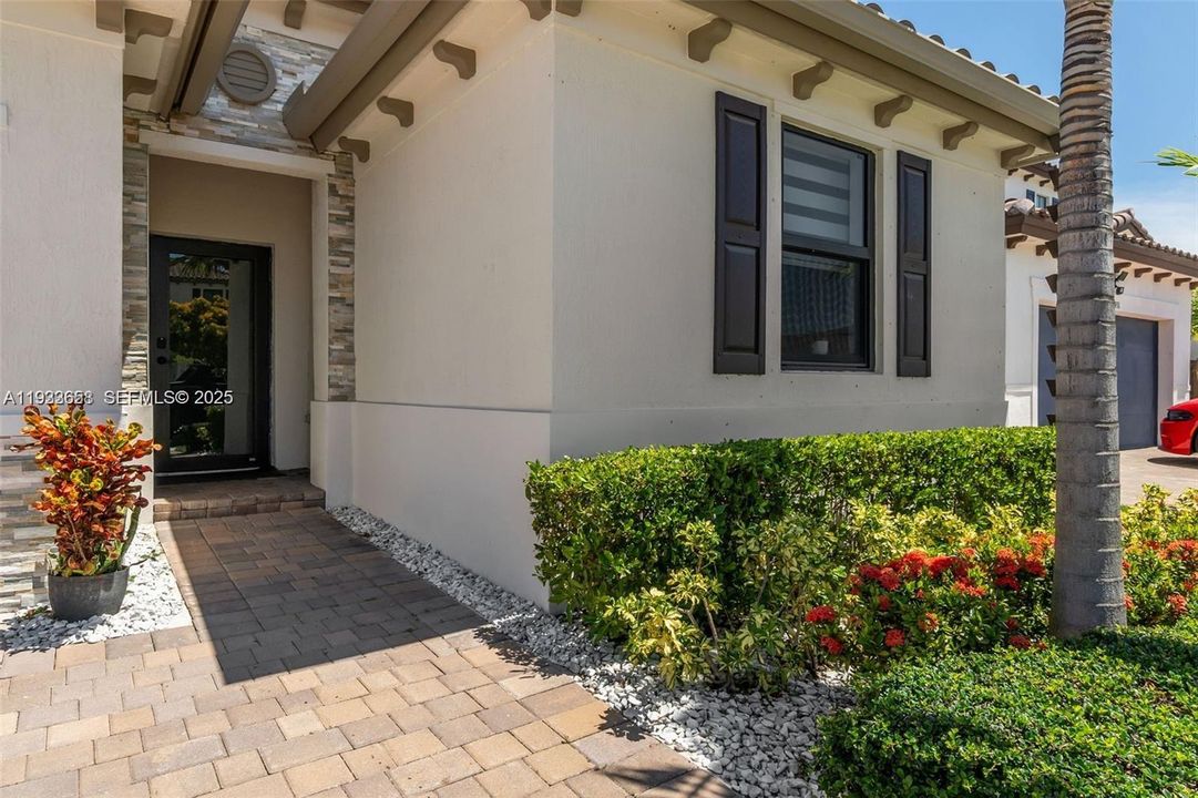 出租: $3,900 (4 贝兹, 3 浴室, 1895 平方英尺)