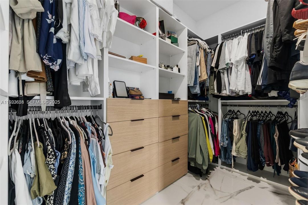 出租: $3,900 (4 贝兹, 3 浴室, 1895 平方英尺)