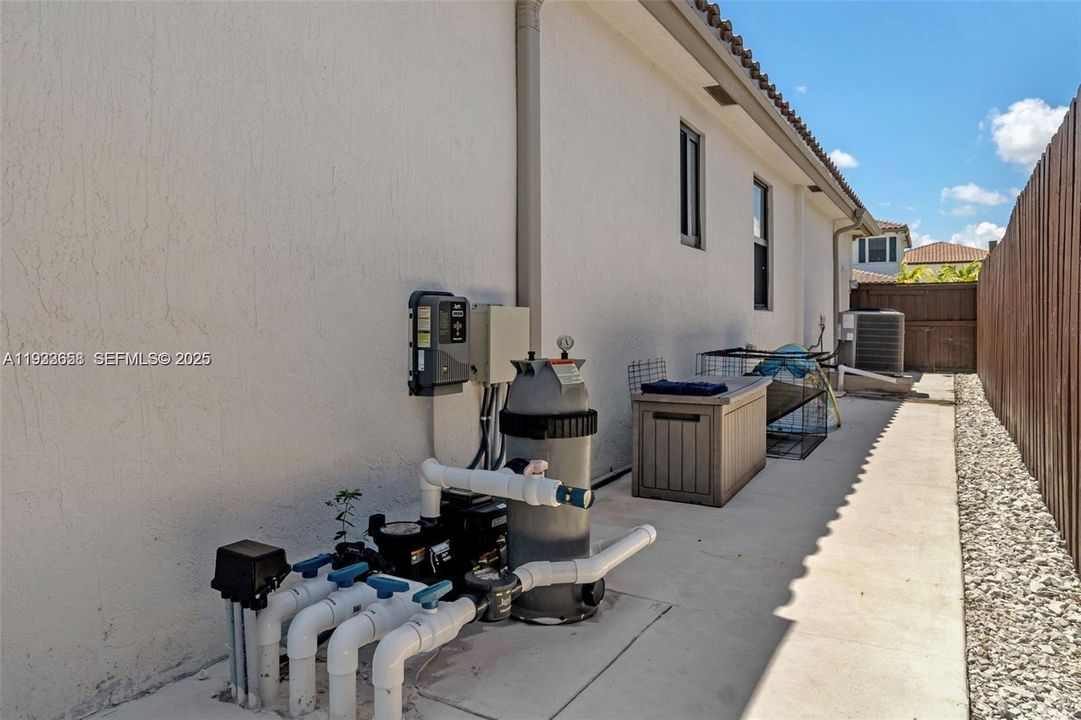 出租: $3,900 (4 贝兹, 3 浴室, 1895 平方英尺)