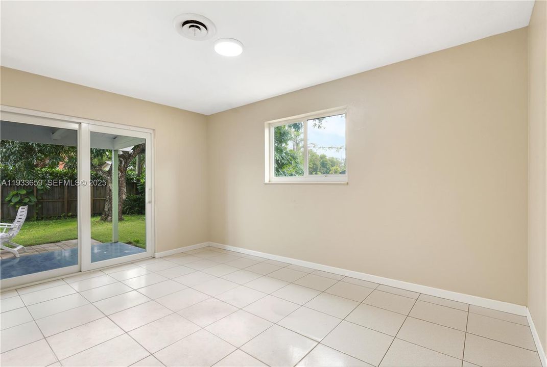 待售: $550,000 (3 贝兹, 2 浴室, 1554 平方英尺)